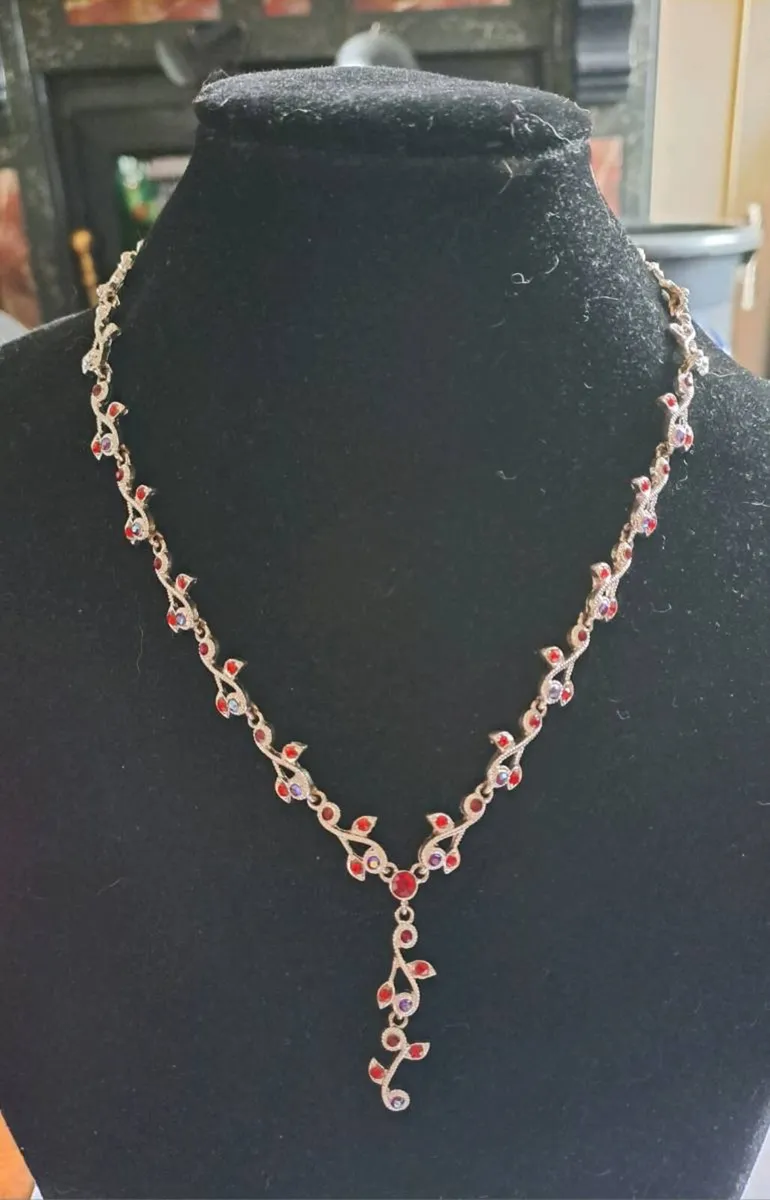 Aurora Borealis Necklace and Earrings Jewellery - Image 2