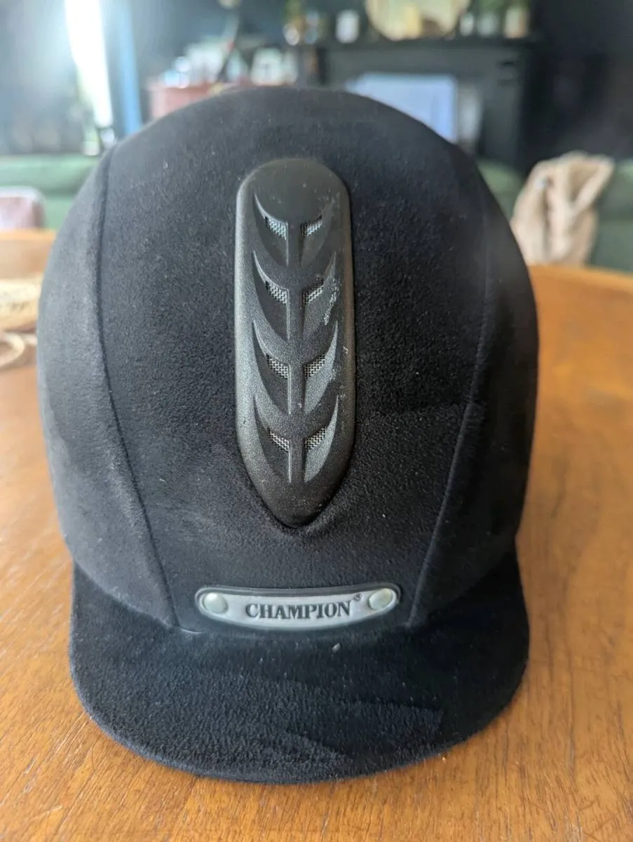 Champion horseriding helmet.  Size: 7/57 cms X-air - Image 1