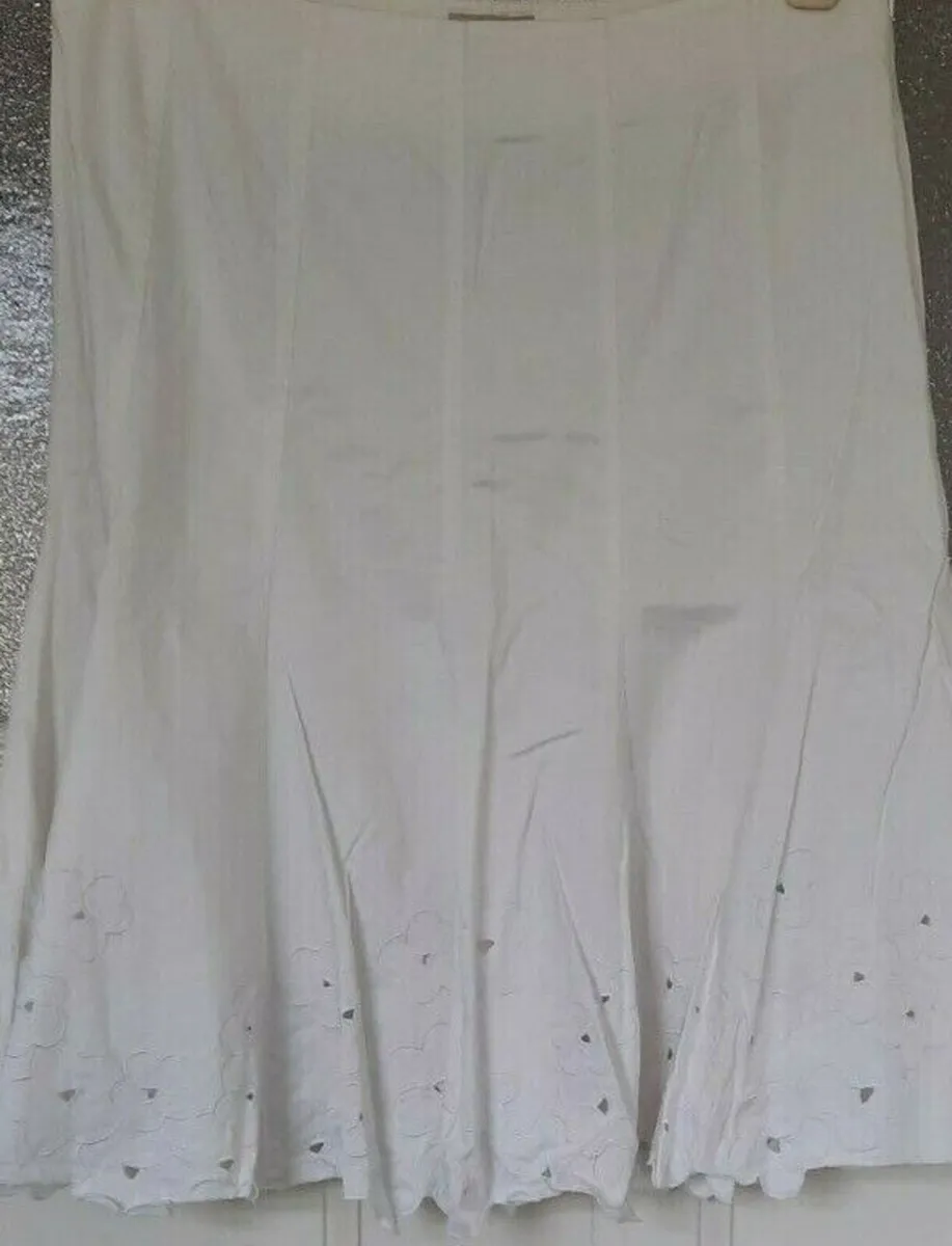 Karen Millen White Skirt Broderie Anglaise - Image 2