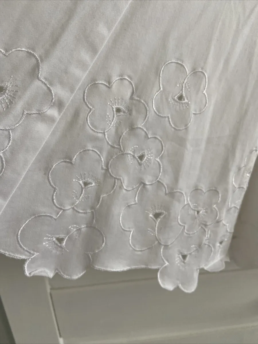 Karen Millen White Skirt Broderie Anglaise - Image 1