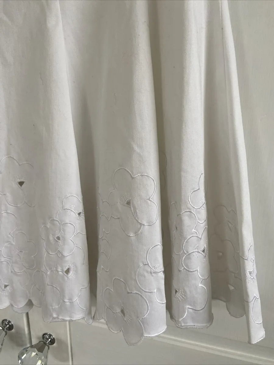 Karen Millen White Skirt Broderie Anglaise - Image 4