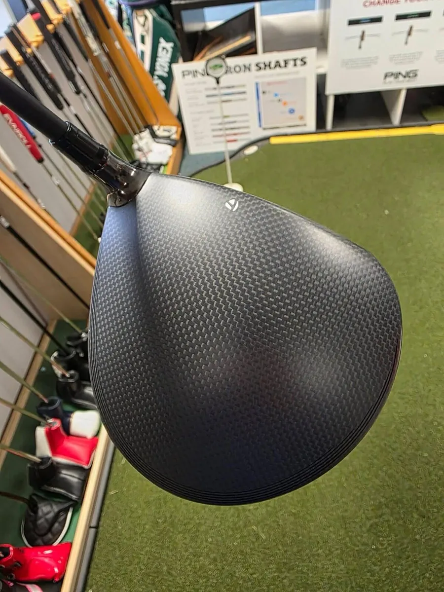 As New Taylormade Qi35 Driver - Image 3