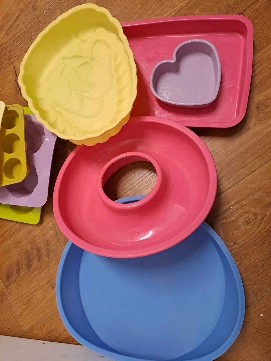 17 pc baking moulds - Image 3