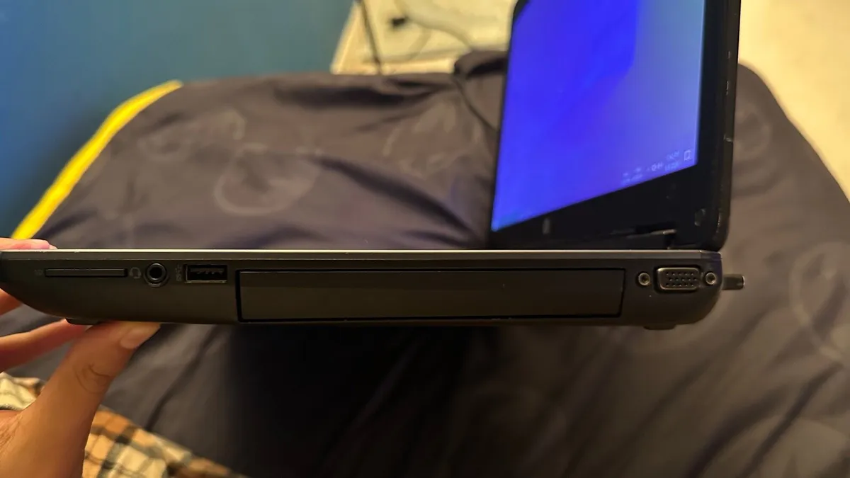 HP ZBook 15 Workstation l i7 l 16GB RAM l 1TB - Image 4