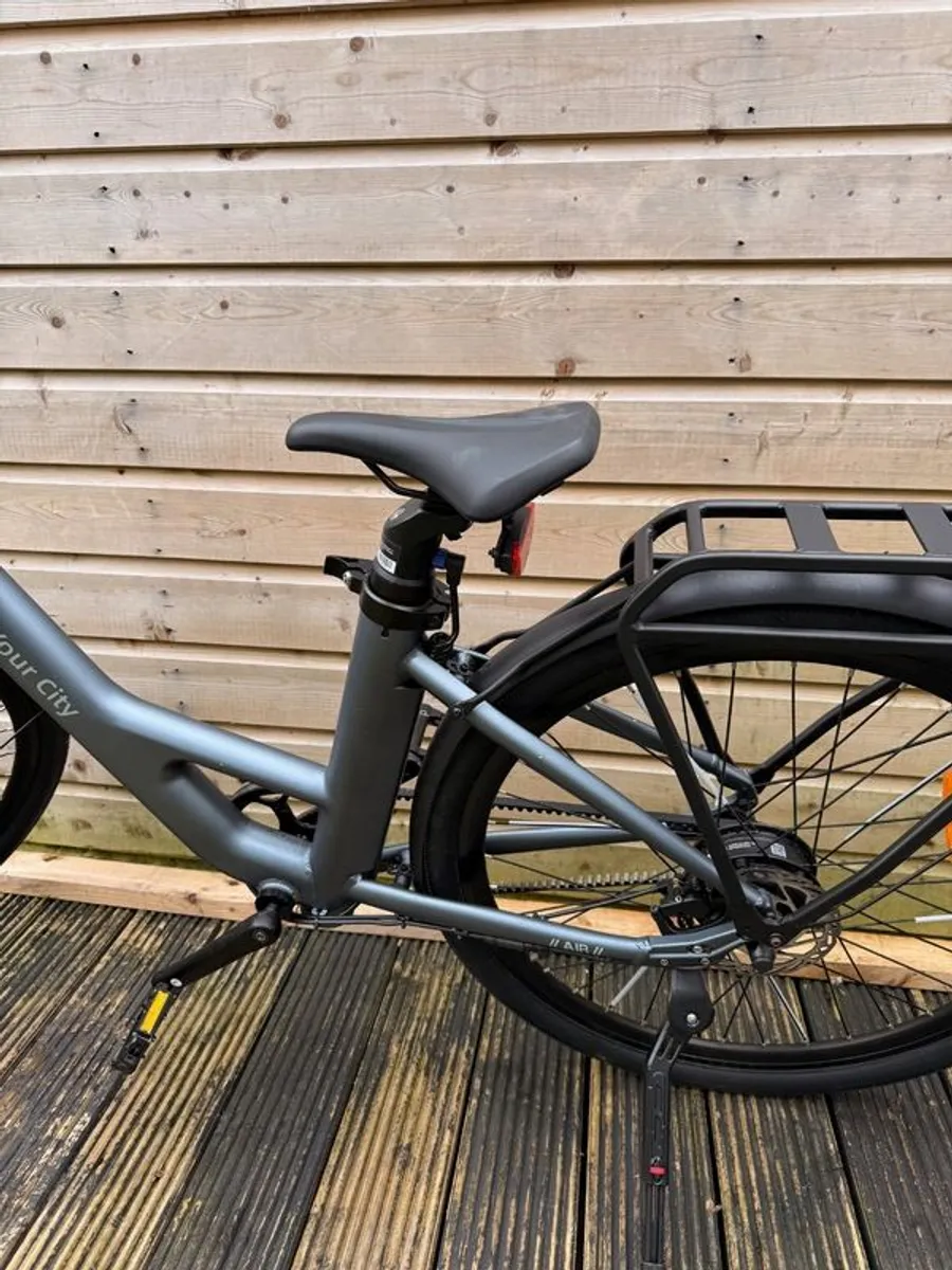 ADO Air 28 electric bike - Image 2