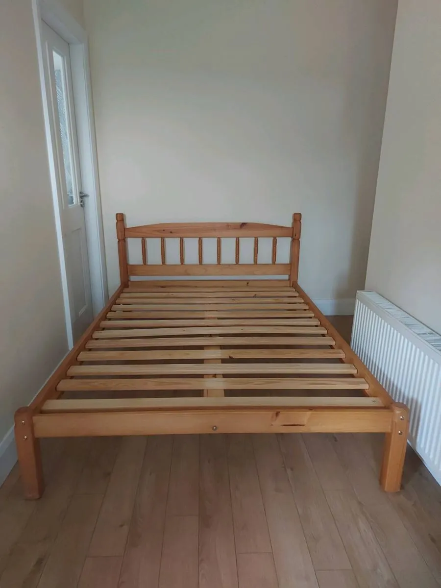Double bed - Image 1