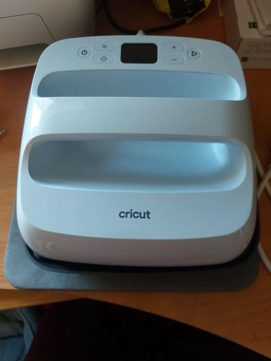 Cricut Heatpress 3 22.5cm x 22.5cm Light Blue - Image 2