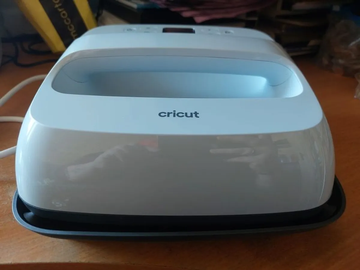 Cricut Heatpress 3 22.5cm x 22.5cm Light Blue - Image 4