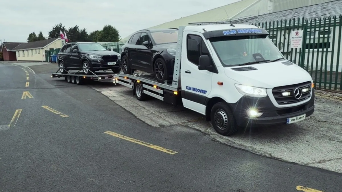 Car recovery & transport - Image 1