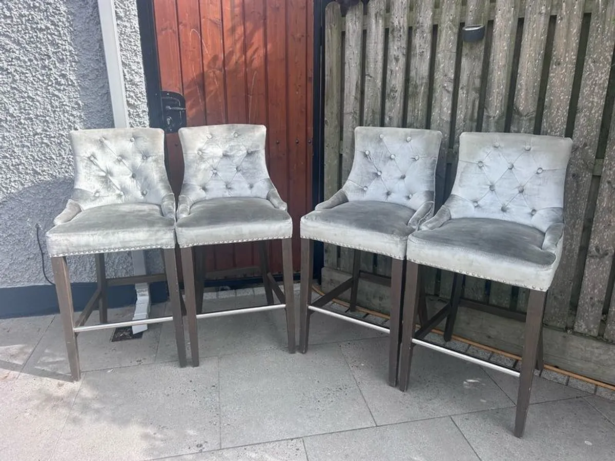 4 high chairs - Image 2