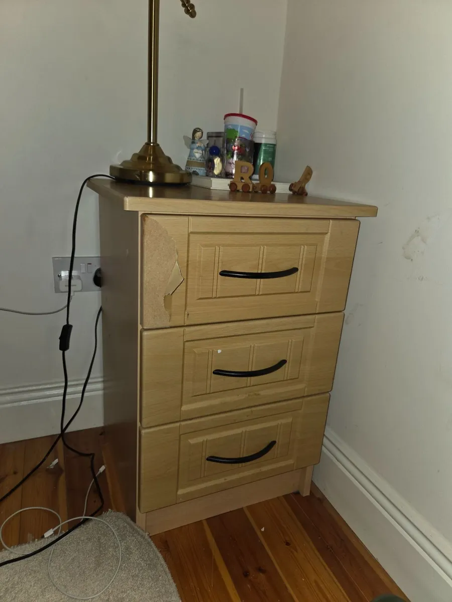 Double bed and lockers x 2 - Image 1