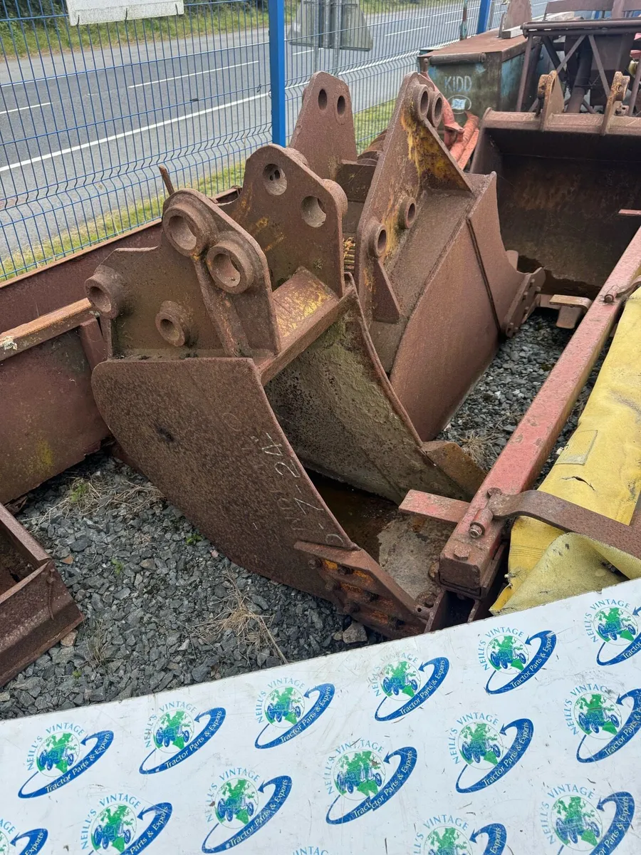 Wide Selection of Digger Buckets - Image 4