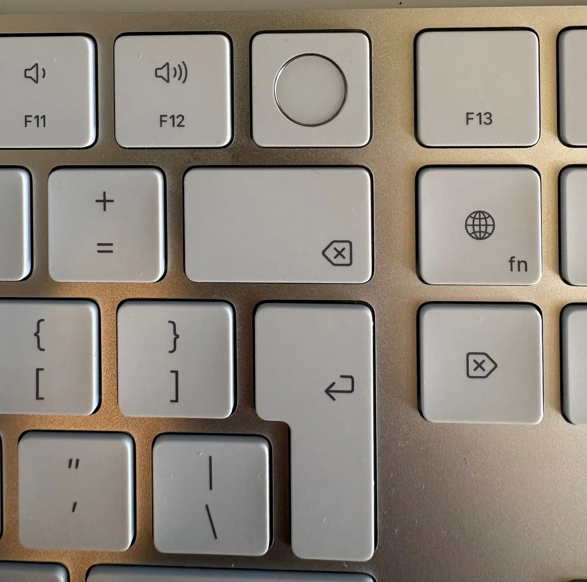 Apple Full Keyboard A2520 Touch Id - Image 2