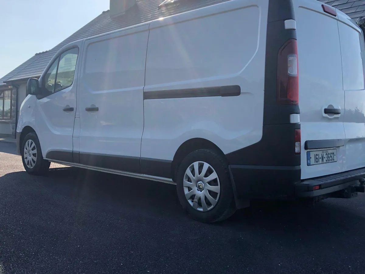 Renault Trafic 2016 - Image 2