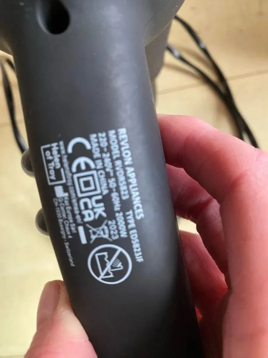 Revlon Hairdryer 2000 Watts with Hanging Loop - Image 3