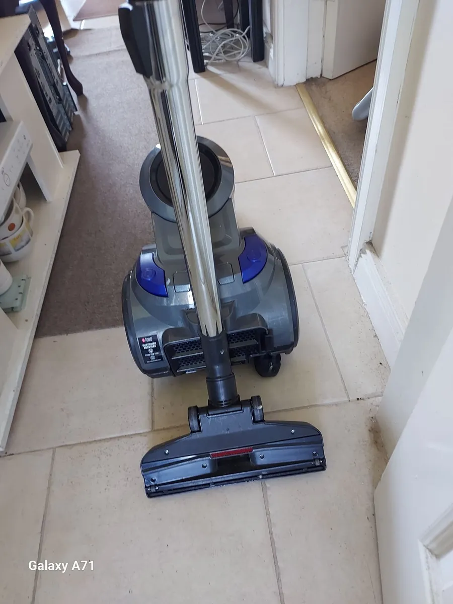 Russell Hobbs Model RHCV4101 Vacuum Cleaner - Image 1