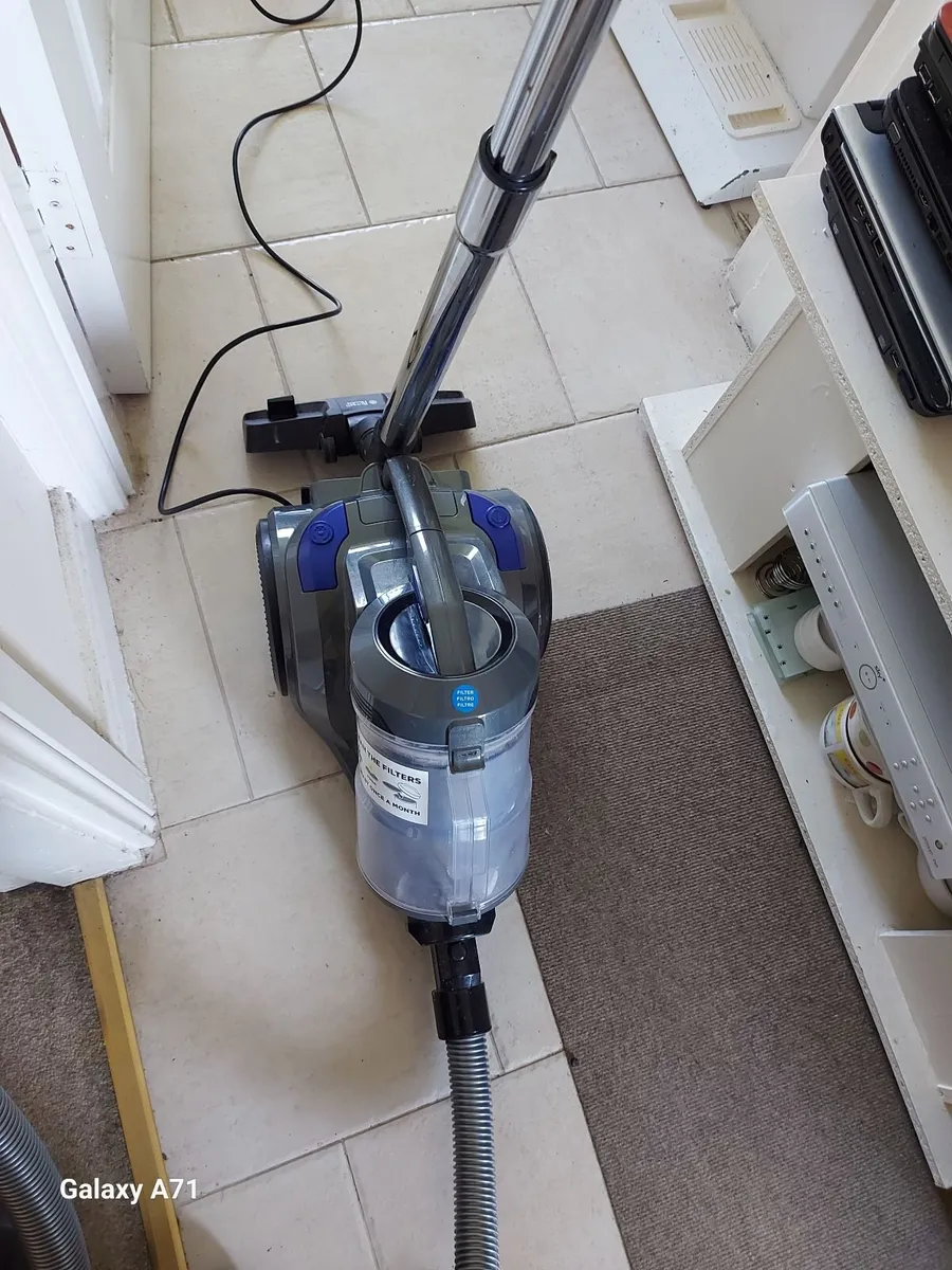 Russell Hobbs Model RHCV4101 Vacuum Cleaner - Image 2