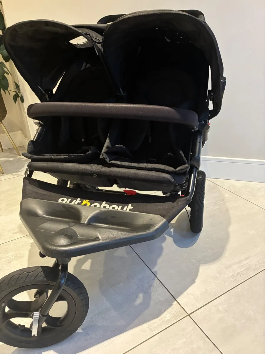 Out’n’about double buggy - Image 4