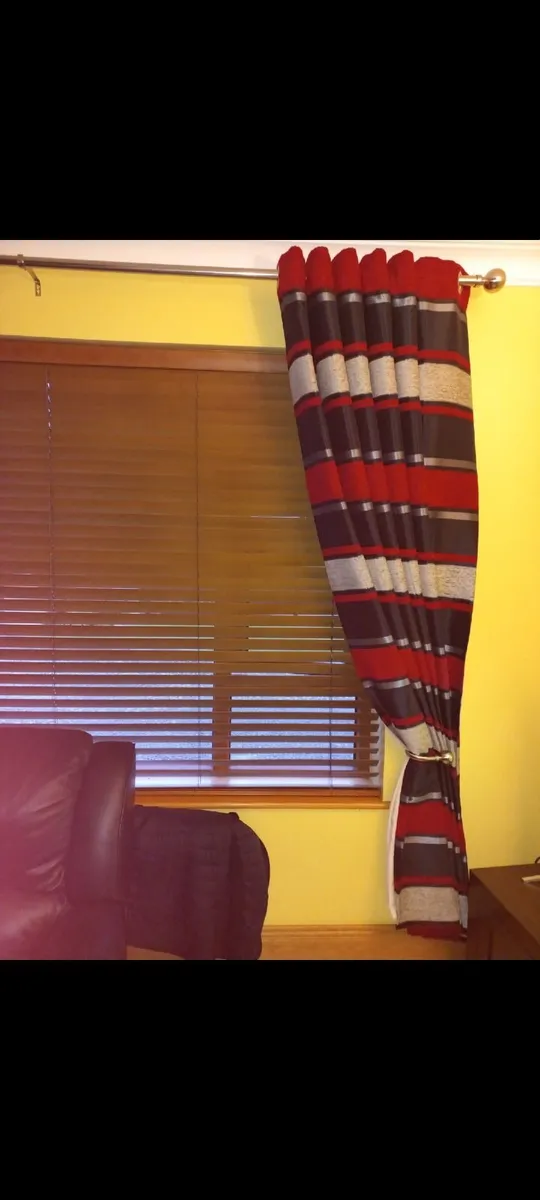 Curtains - Image 3