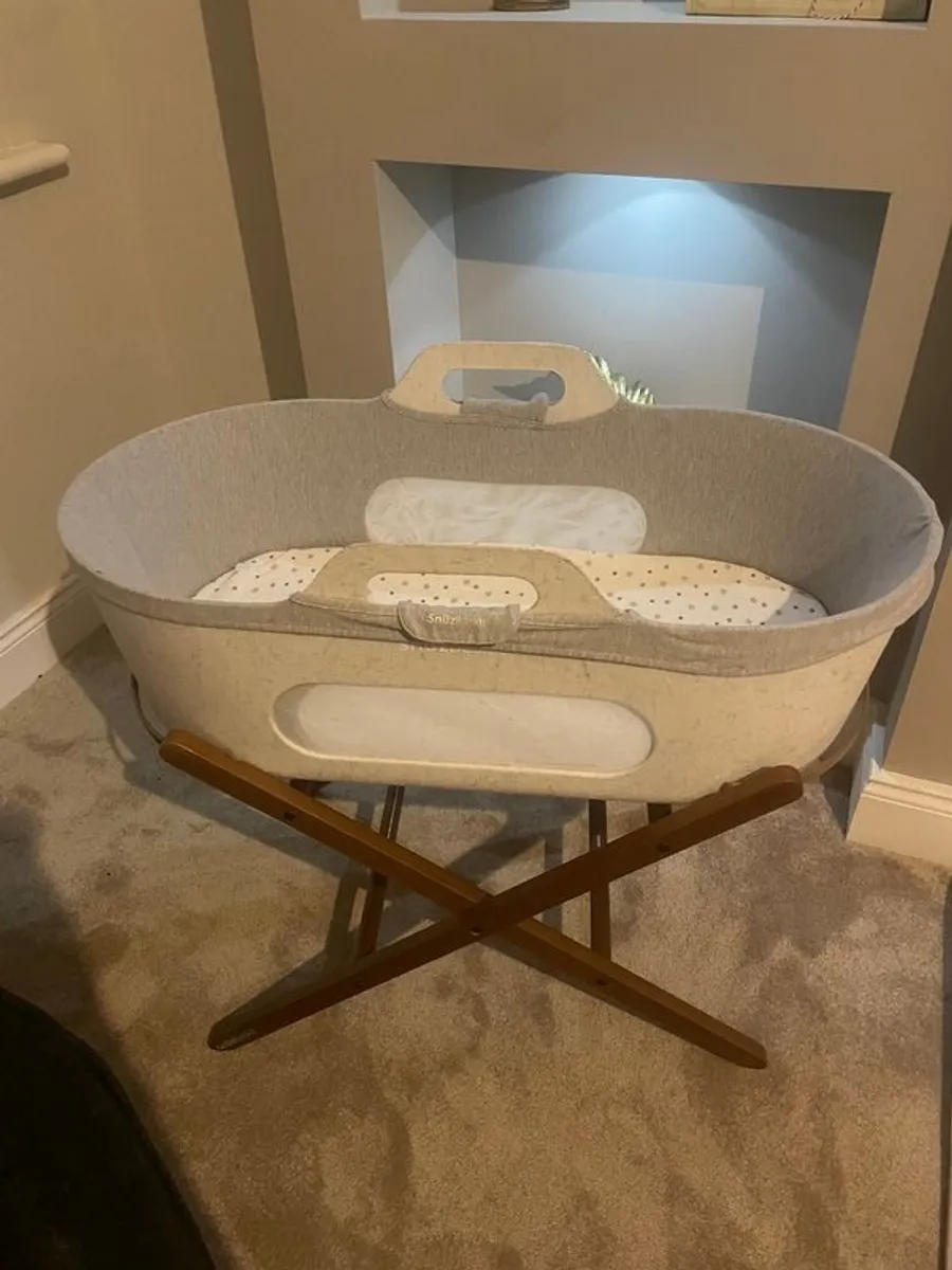Grey Snuz basket and liner - Image 1