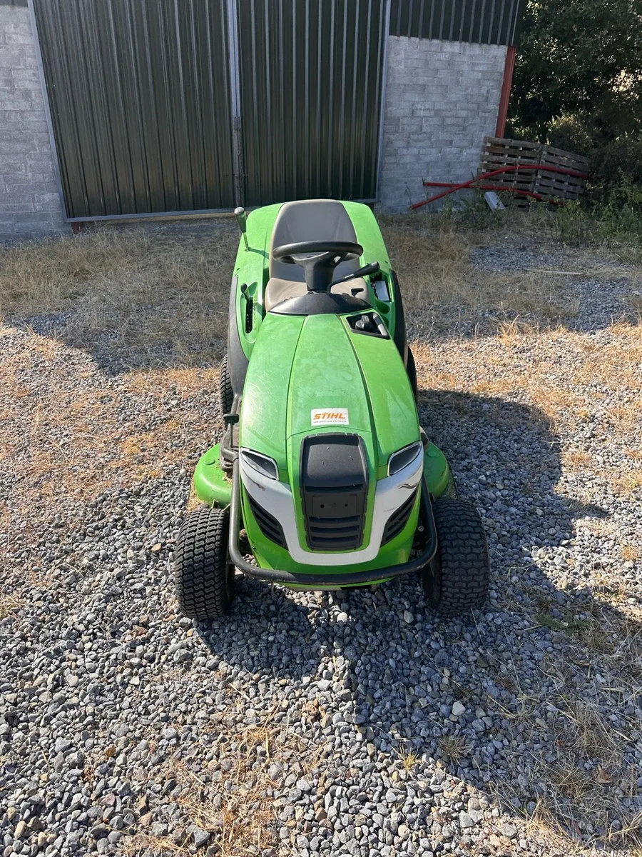 Stihl Viking MT ride on lawnmower - Image 2