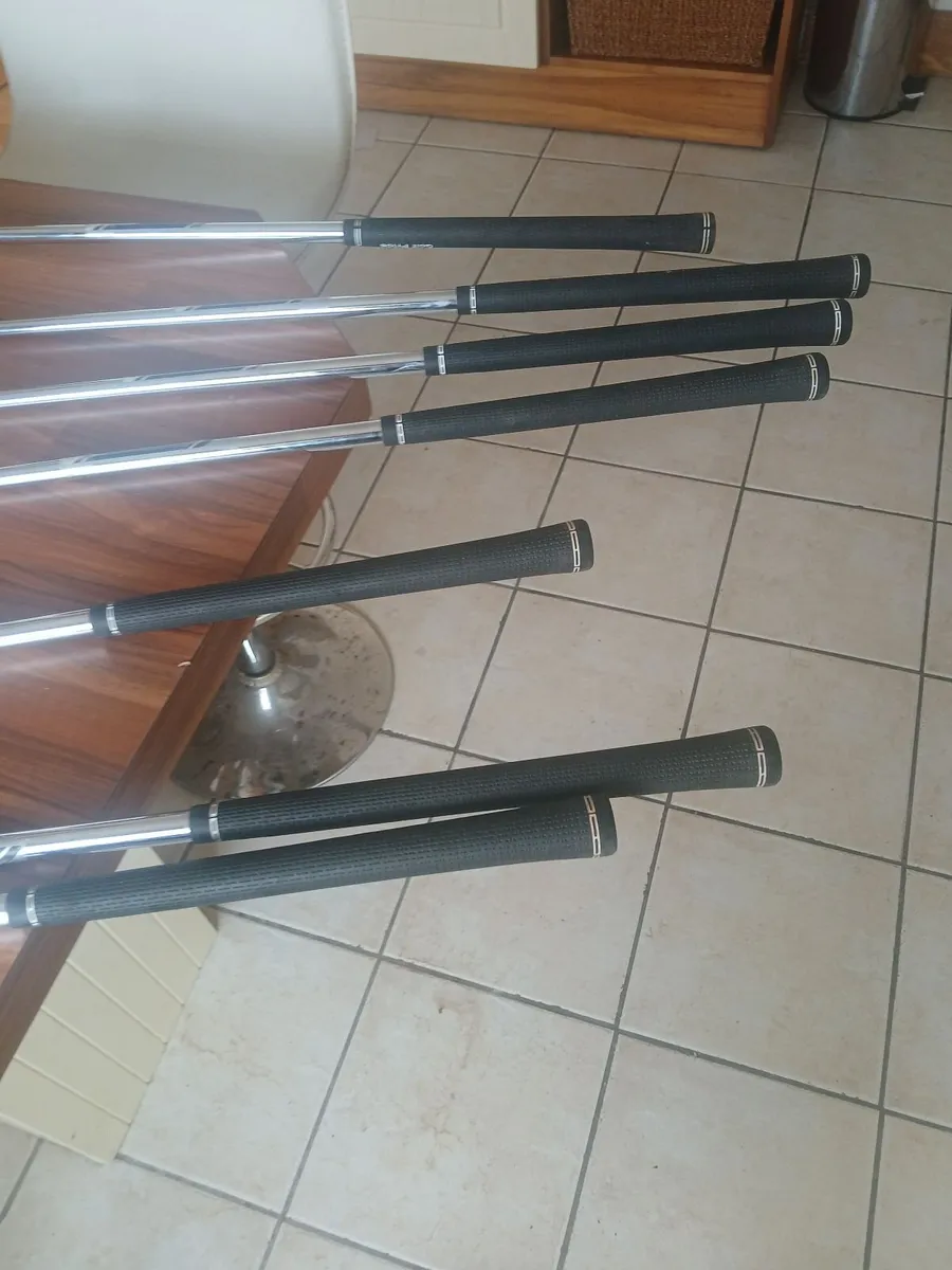 Titleist 620cb irons - Image 2