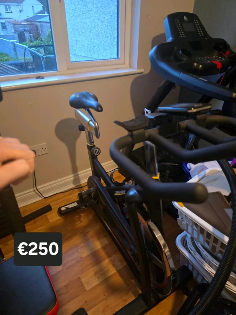 Gym equipment - Image 1