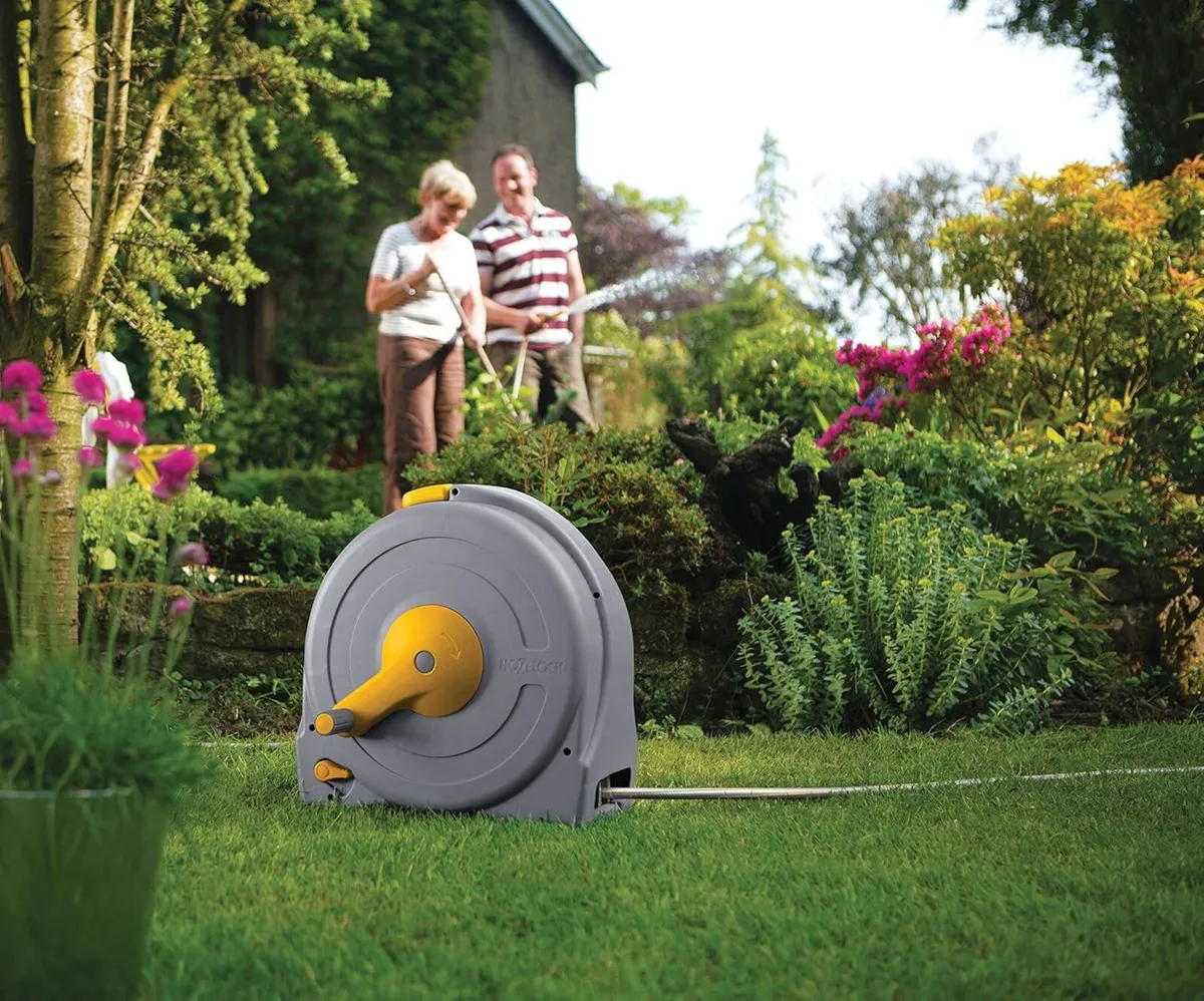 2496r0000 Wall Mounted Fast Reel with 40m Hose - Image 3