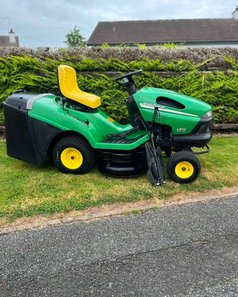 John deere petrol ride on lawnmower - Image 2