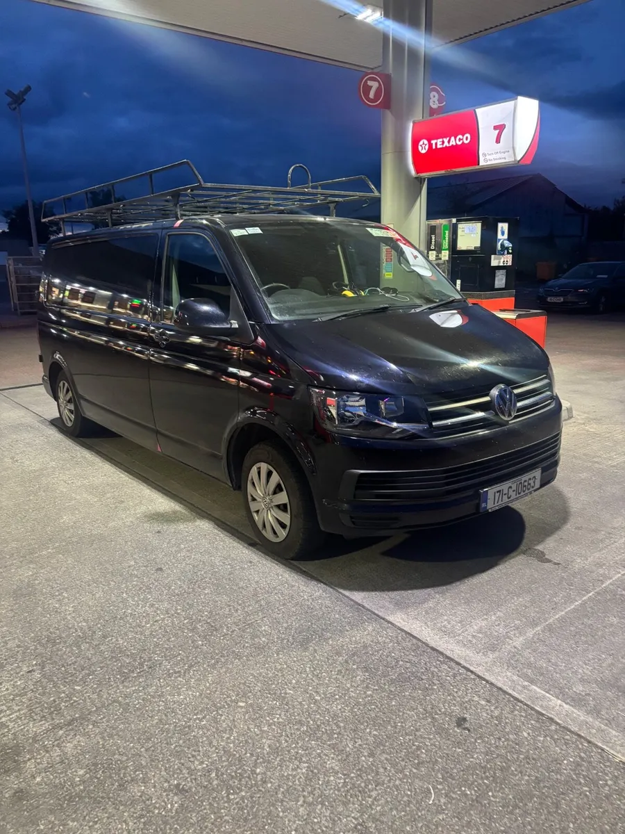 Volkswagen Transporter 2017 - Image 1