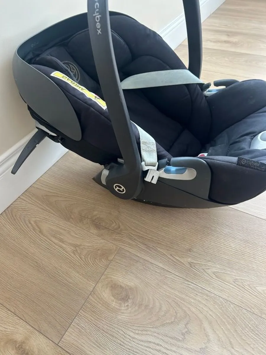 Cybex Cloud Z i-Size Car Seat & Base Z ISOFIX - Image 2