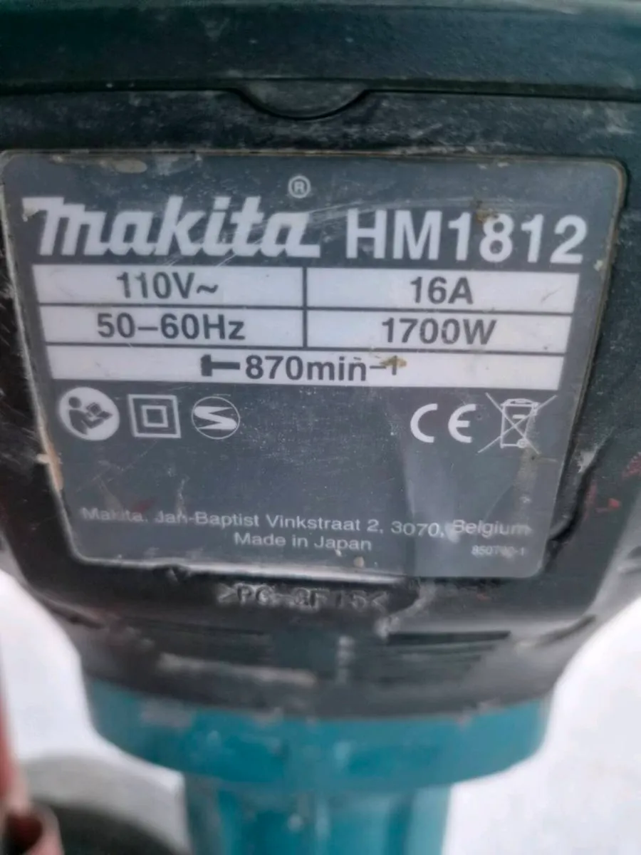 Makita HM1812 Breaker - Image 2