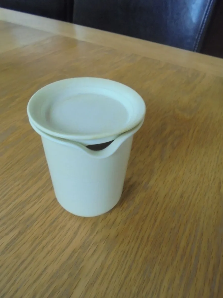 Tubberware Jug with Pouring Lid for Sale - Image 3
