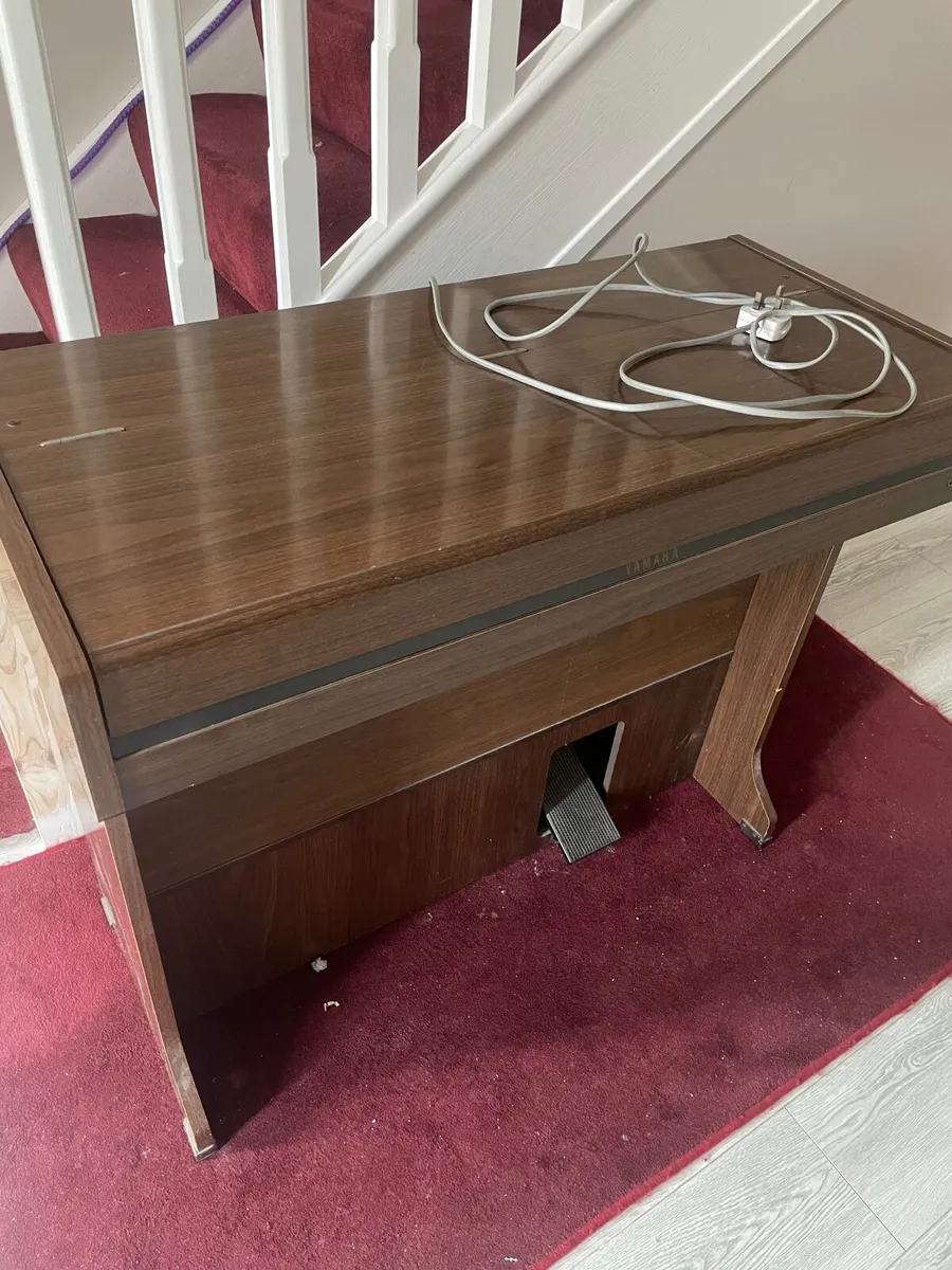 Yamaha single keyboard organ - Image 3