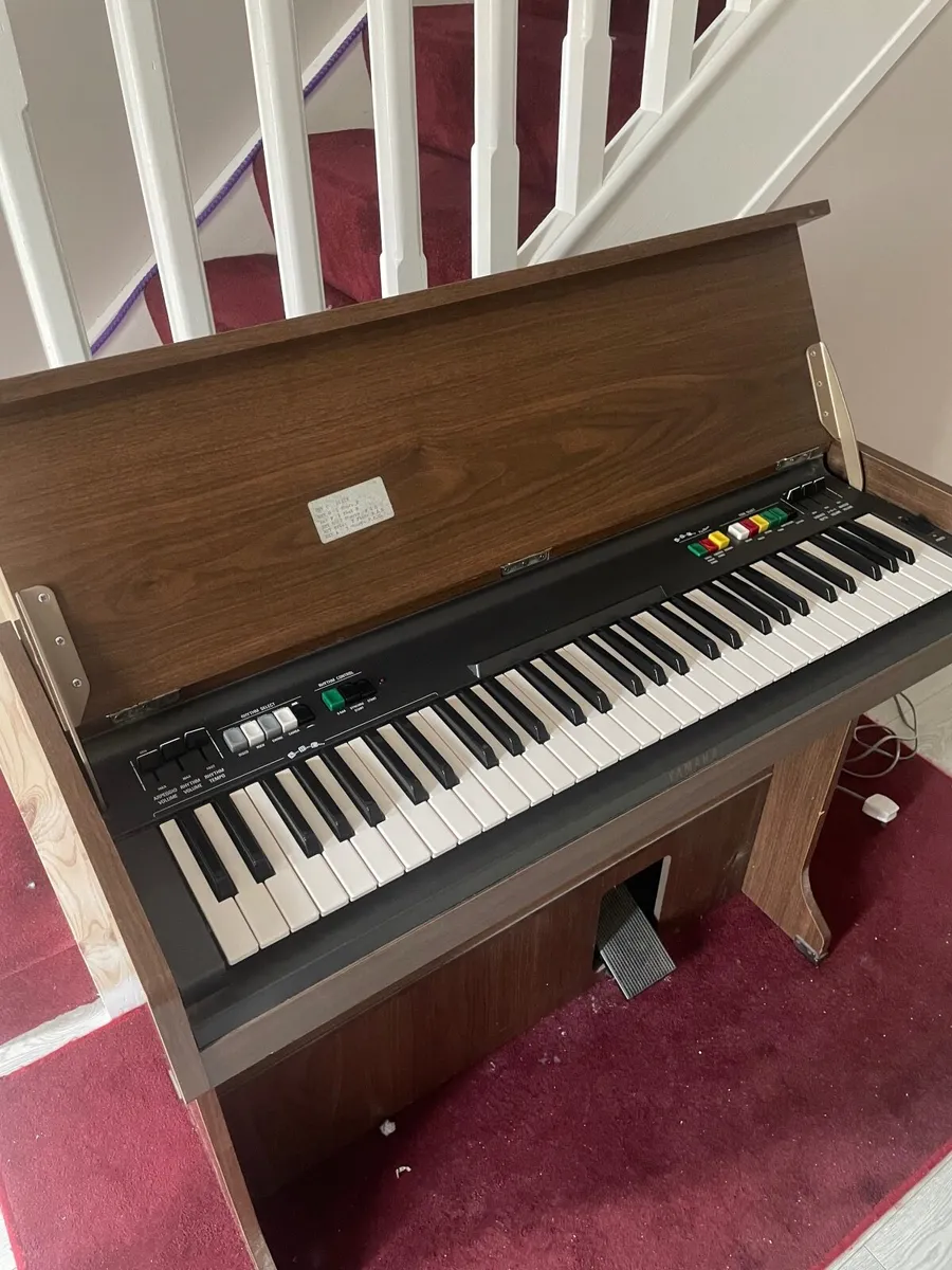 Yamaha single keyboard organ - Image 4