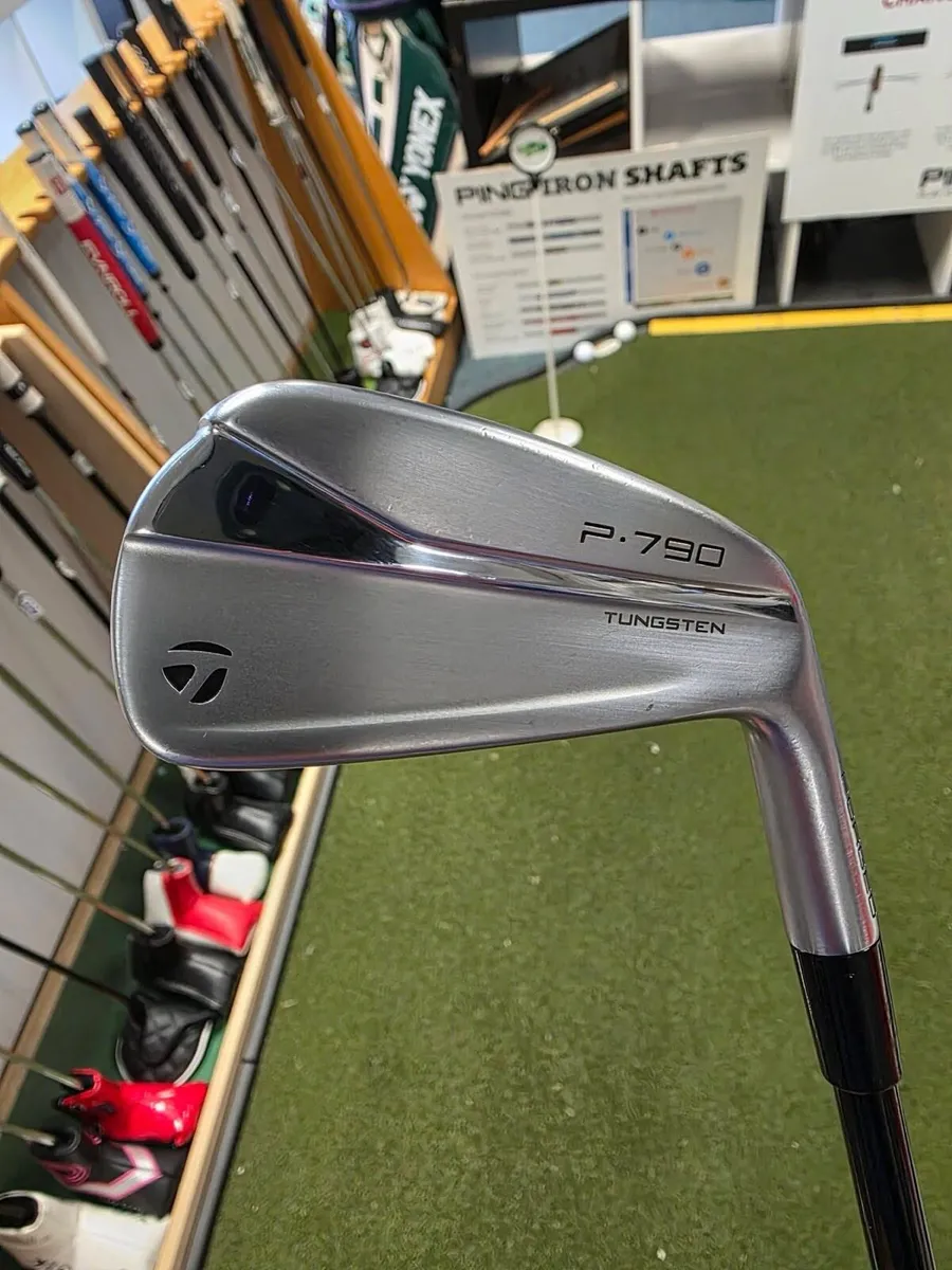 Taylormade P-790 Forged 2 Iron - Image 1