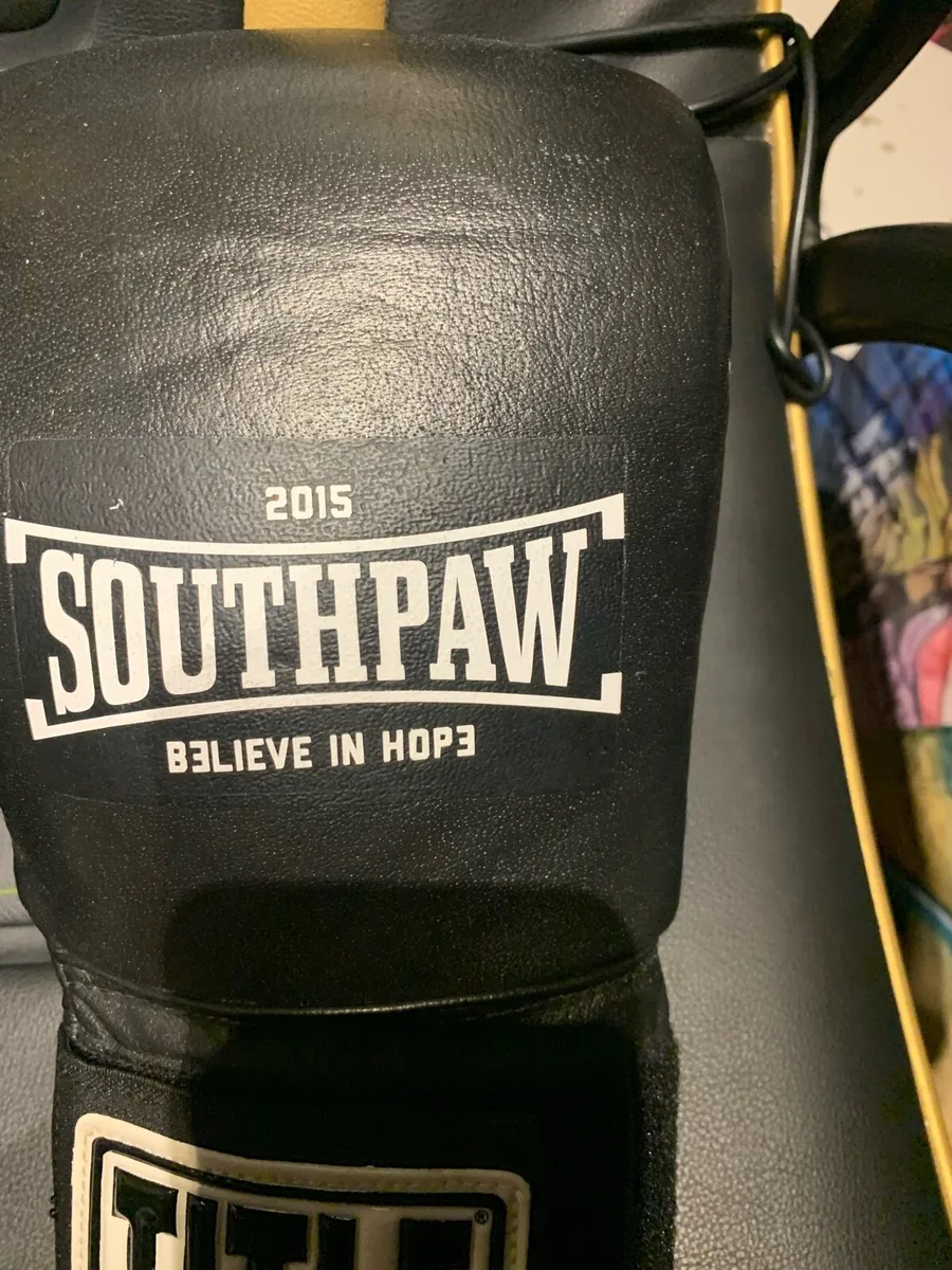 Boxing gloves southpaw movie - Image 2