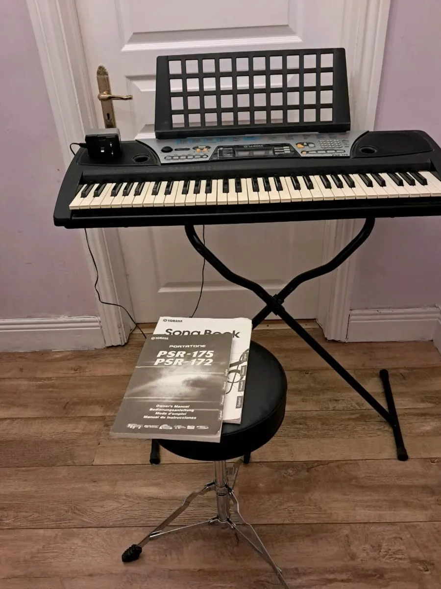 Yamaha Keyboard  PSR-175 with stand and stool - Image 1