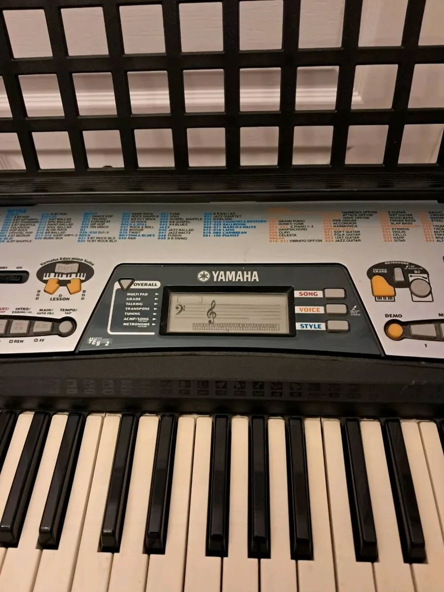 Yamaha Keyboard  PSR-175 with stand and stool - Image 2