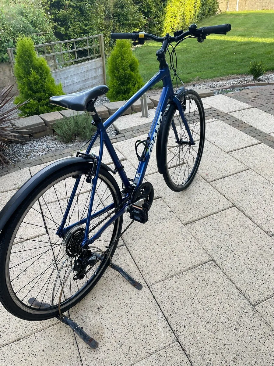 Giant Escape 3 hybrid bike - Image 4