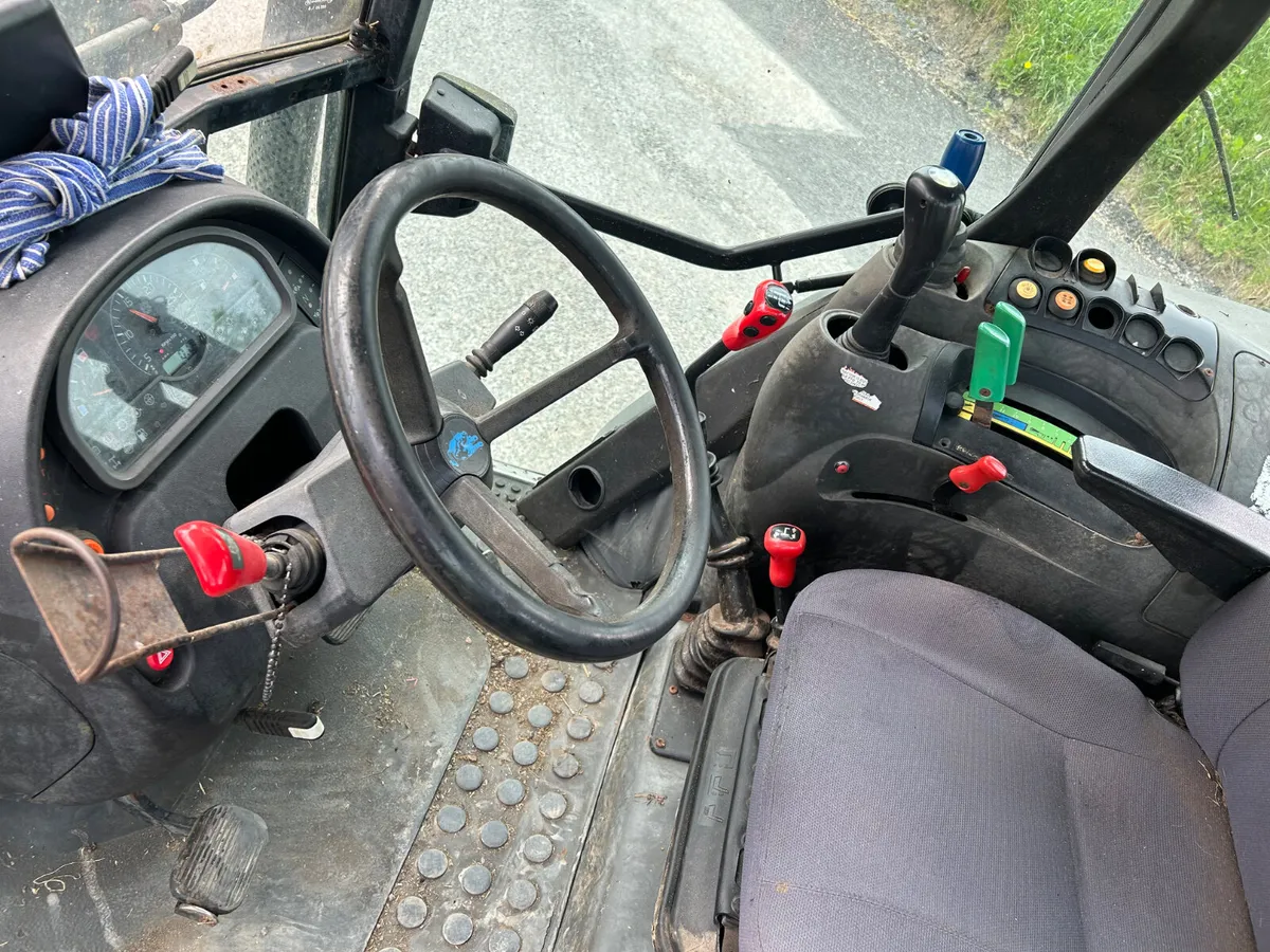 2007 Lamborghini R3.95 with Loader - Image 4