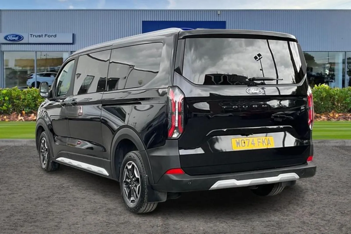 Ford Tourneo Custom 320 L2  FWD 2.0 EcoBlue 170ps - Image 2