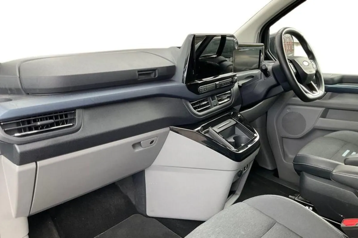 Ford Tourneo Custom 320 L2  FWD 2.0 EcoBlue 170ps - Image 3