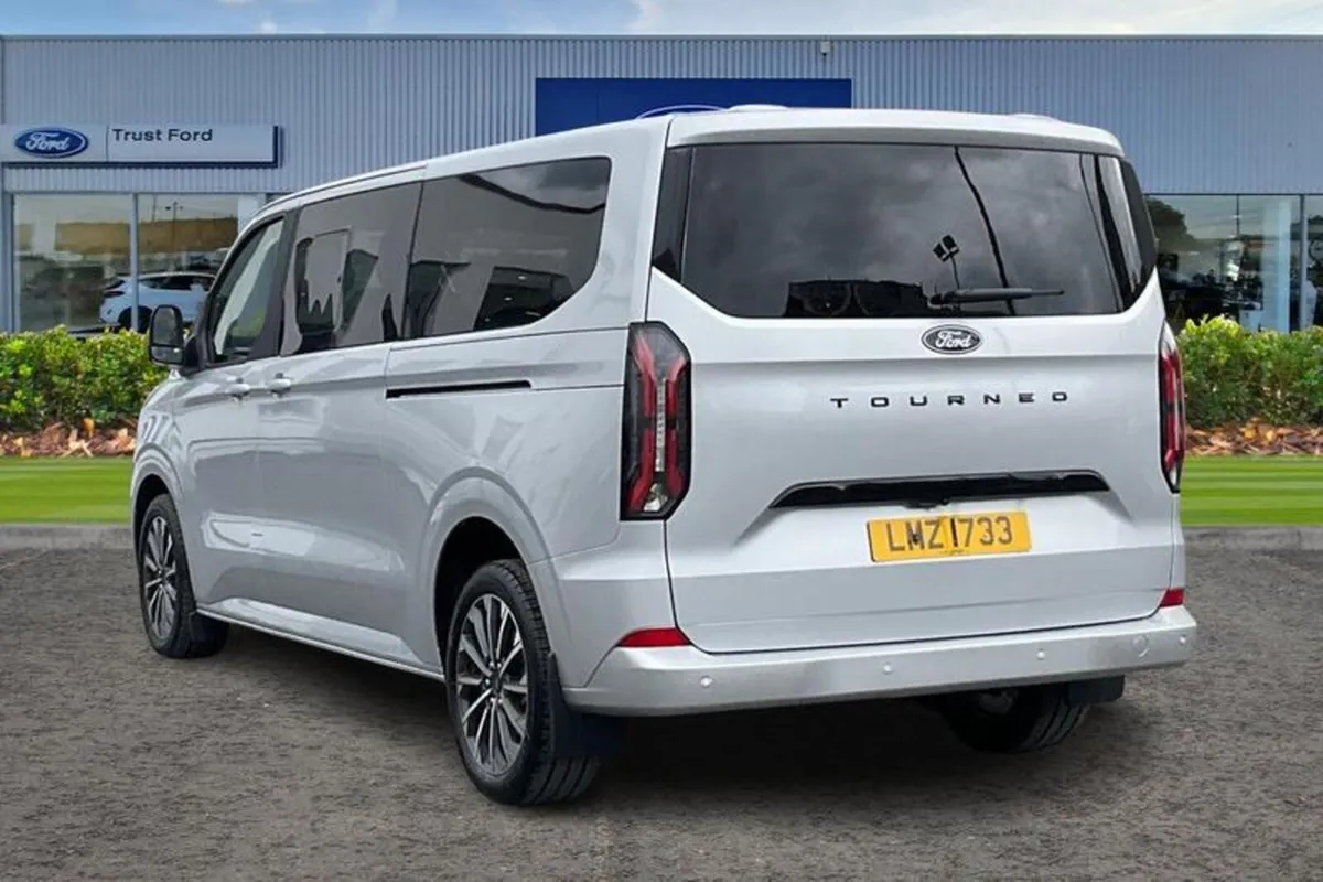 Ford Tourneo Custom 2.0 320 EcoBlue Titanium X Min - Image 2