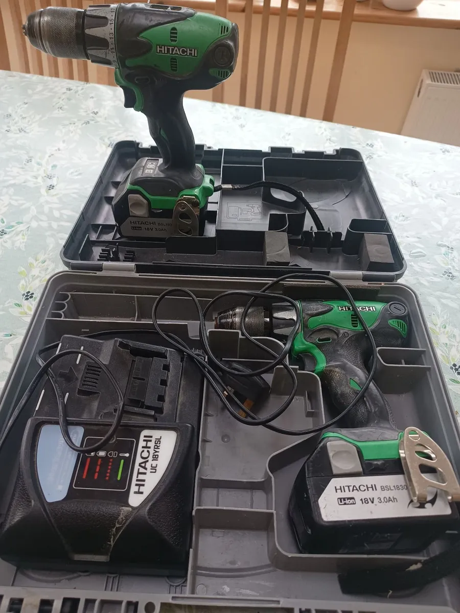 2 Hitachi 18V Cordless Combi Drills