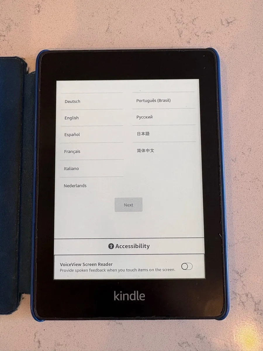 Kindle Paperwhite 10th Gen with Case and Charger - Image 4