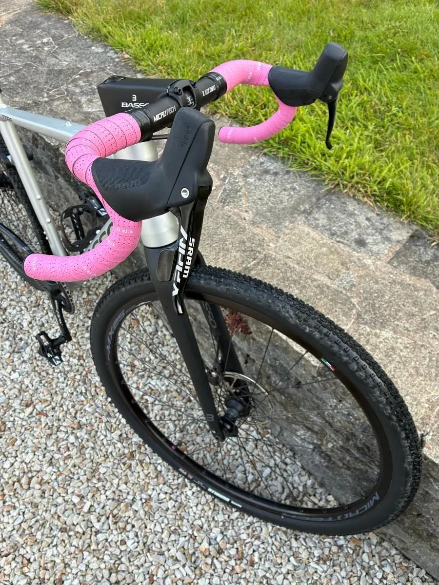 Basso Tera Gravel Bike - Image 2