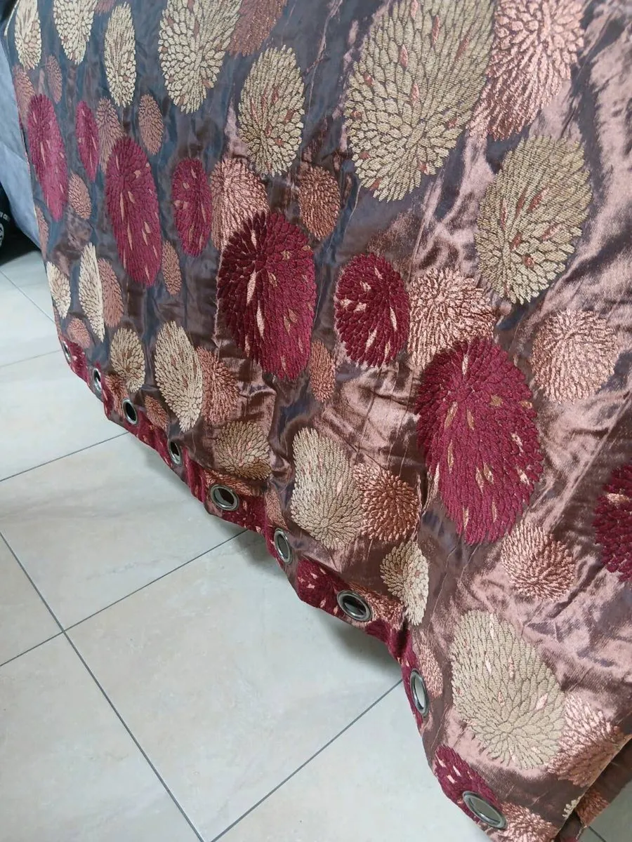 PAIR LINED HEAVY CURTAINS - Image 1