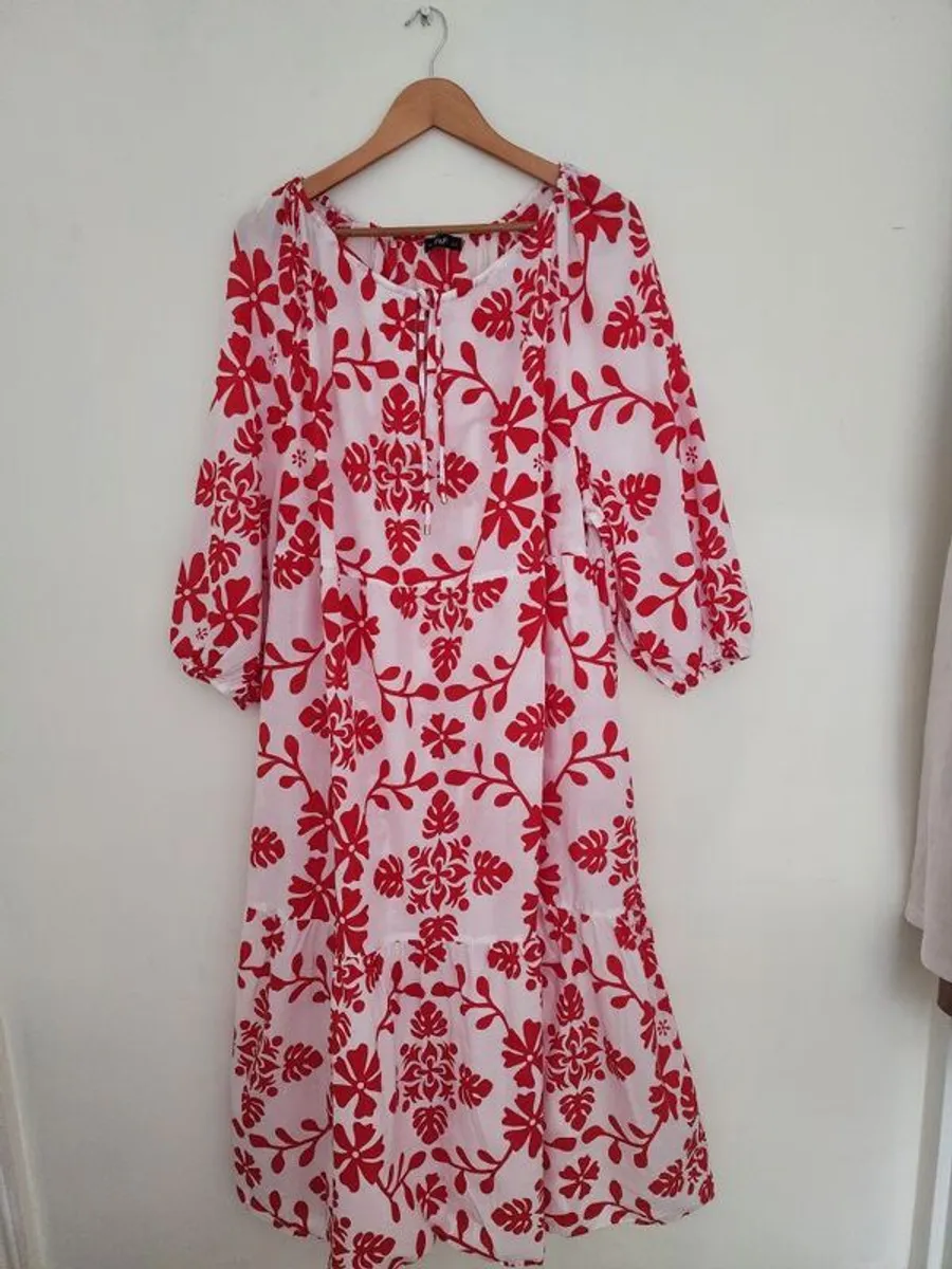 Gorgeous Summer Dress XL - Image 1