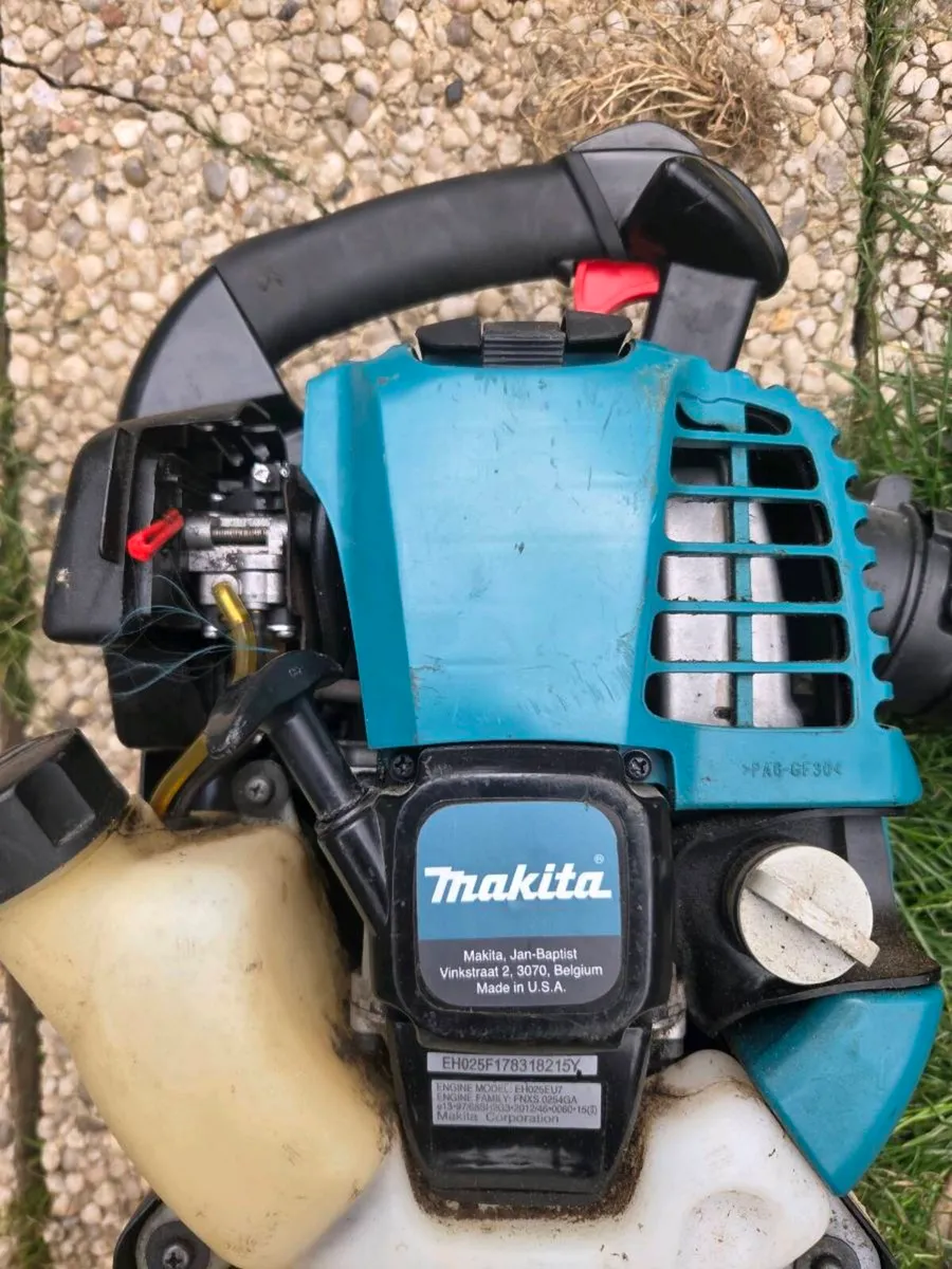 Petrol leaf blower, Makita - Image 1